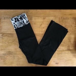 Victoria’s Secret Supermodel Essentials Yoga Pants
